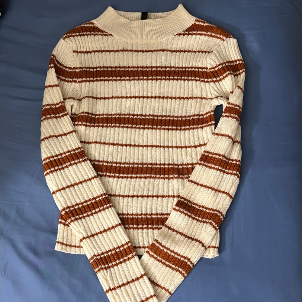 FALL CREWNECK SWEATER